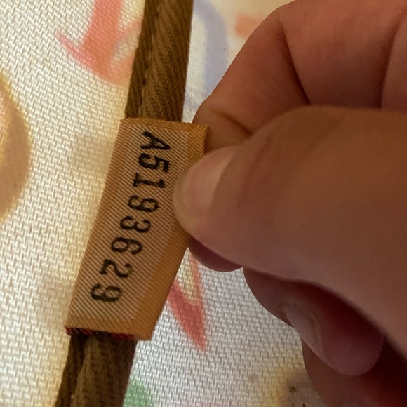 Dooney & Bourke Tote - Picture 7 of 11